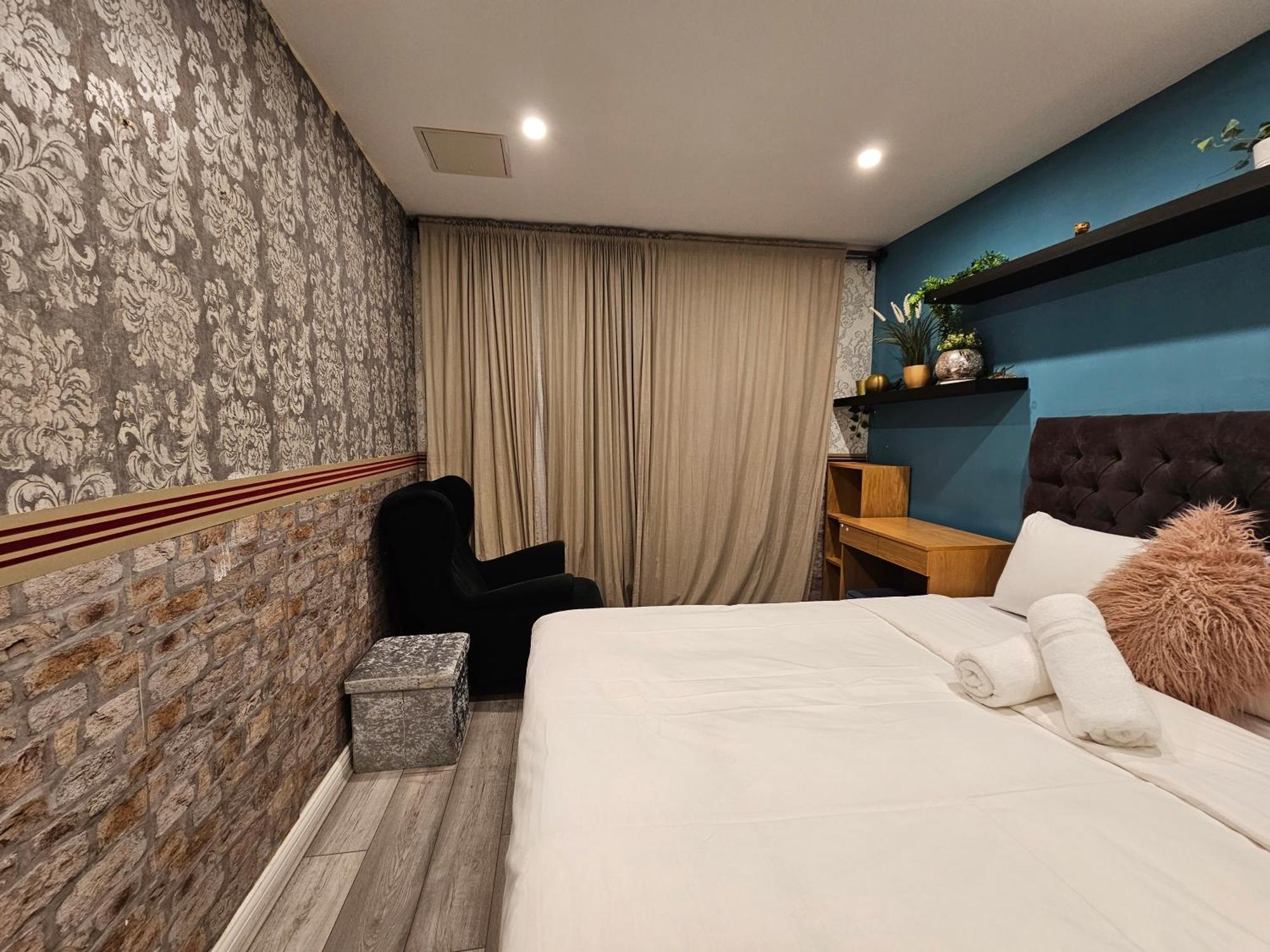 Wallwood Rooms London Exterior photo
