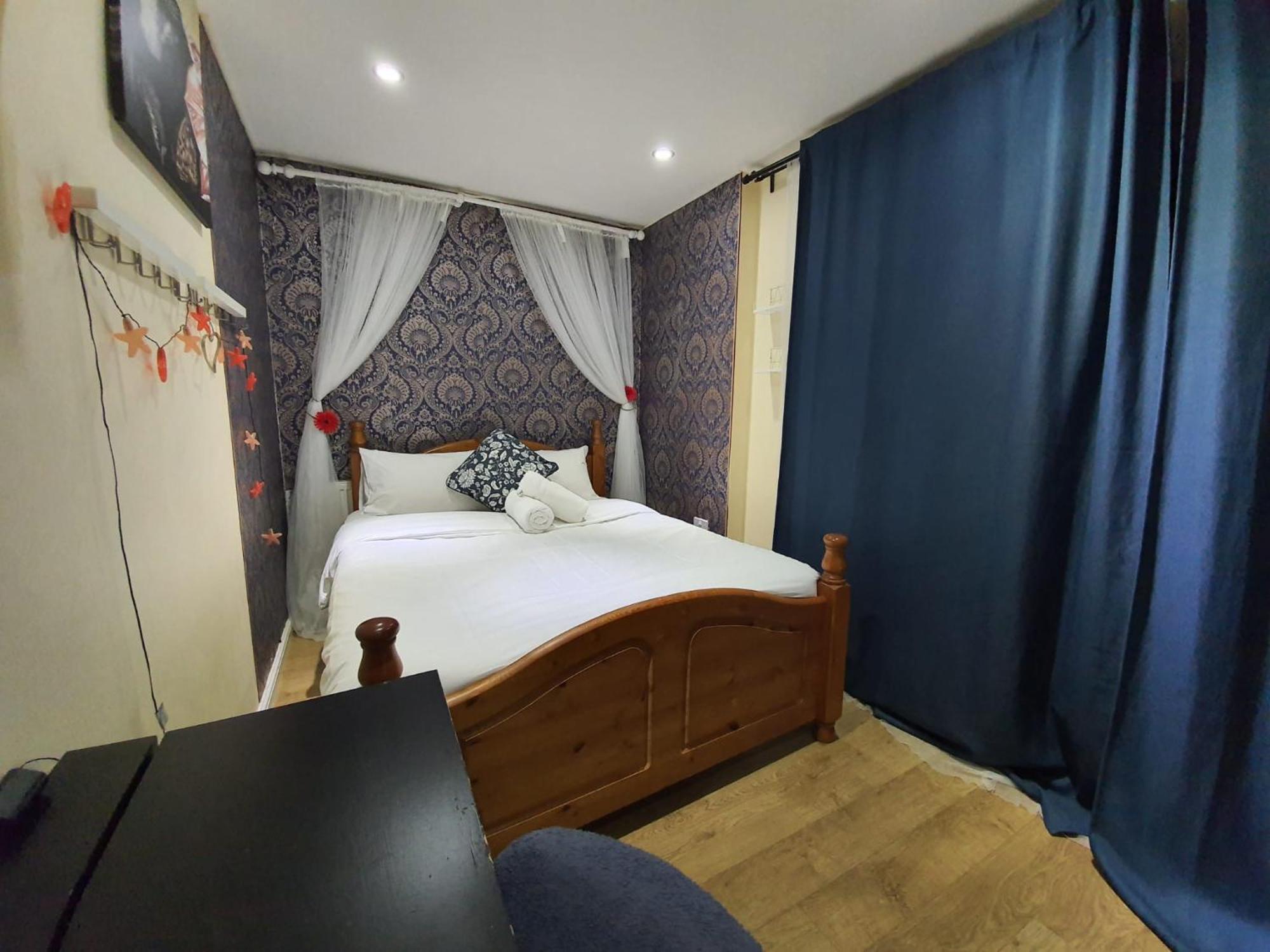 Wallwood Rooms London Exterior photo