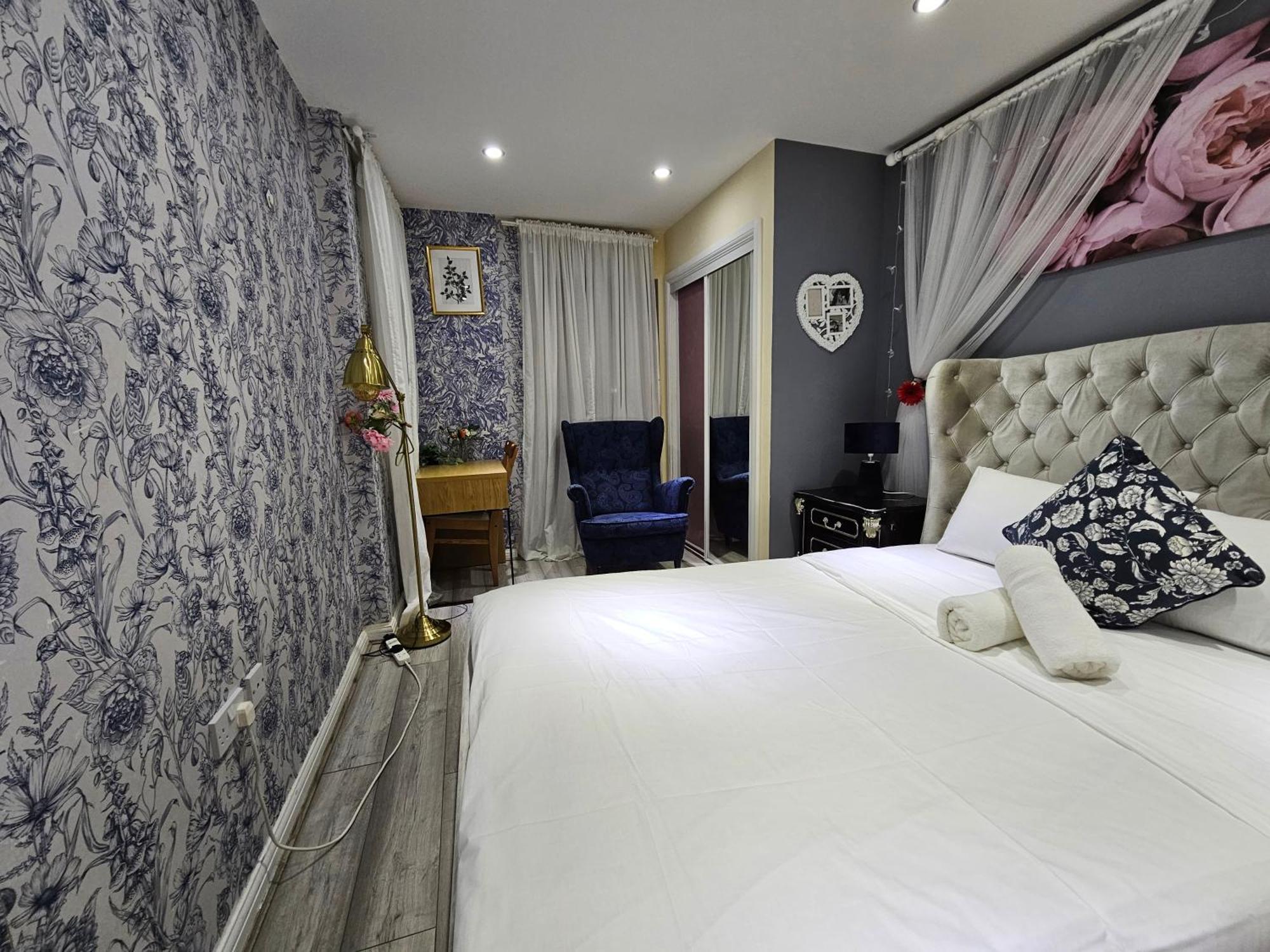 Wallwood Rooms London Exterior photo