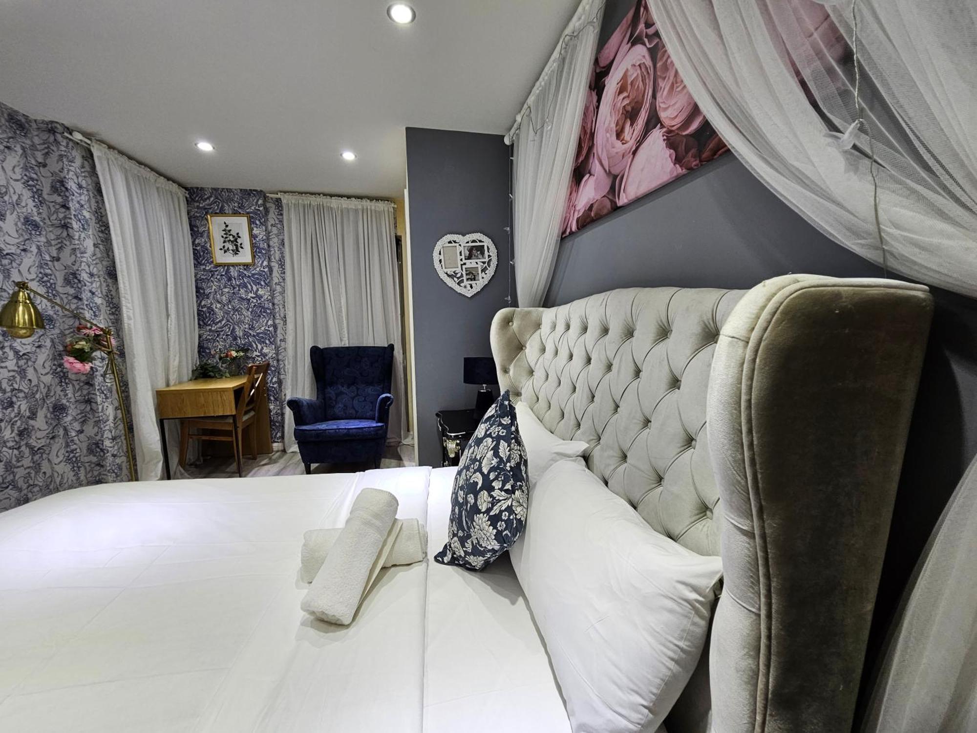 Wallwood Rooms London Exterior photo